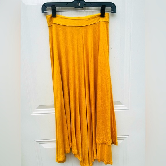 Made in Italy Golden yellow mustard yellow flowy midi skirt - Picture 1 of 13